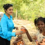 Varsha Priyadarshini Instagram - In view of the intense summer heat, cold drinks were distributed by Sammanita to those who worked tirelessly in this heat. Every moment spent with their children was special to me. We must be aware & responsible to the people working around us in this hot weather.