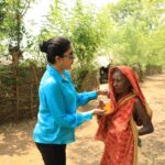 Varsha Priyadarshini Instagram - In view of the intense summer heat, cold drinks were distributed by Sammanita to those who worked tirelessly in this heat. Every moment spent with their children was special to me. We must be aware & responsible to the people working around us in this hot weather.