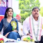 Varsha Priyadarshini Instagram - A road safety awareness program was organised in Dhenkanal by DK Films under the guidance of Film Producer Deepak Mishra. In this program awareness regarding following traffic rules, speed control while driving, wearing helmets while riding two-wheelers were given to people. With this free helmets were also distributed. I would like to thank to all the dignitaries who attended the event and gave their valuable feedback. And congratulations to Deepak Mishra for organizing the event in a very systematic way.