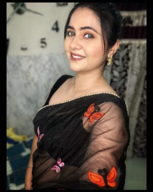 Veena Jagtap Instagram - आप बेहद हसीन हैं ज़रूर ,,,
लेकिन उनकी बात ही कुछ और थी😈😈