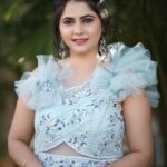 Veena Jagtap Instagram - All Our Souls Are Same ,,,, In Real We Appear & Disappear In Each Other🌸 Make~Up Artist : @poornimas_makeover Outfit : @gargifashiondesigner_rental 📸 @design_phactory Nashik - नाशिक - Maharshtra