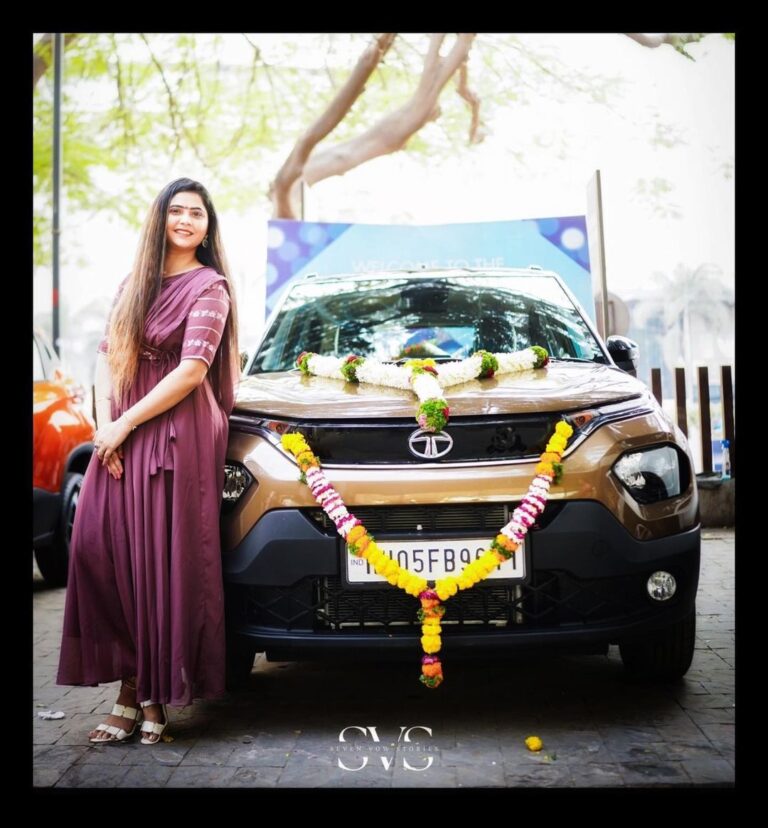 Veena Jagtap Instagram - A Smile Is Universal WELCOME ❤️❤️ New Addition to the Family,, My First Ever Car 🌹🤞 ( MADE IN INDIA 🇮🇳) Go Vocal For Local 🔥 #tatamotors #tatapunchcreativeamt 📸 @sevenvowstories ✌🏻 Pune, Maharashtra