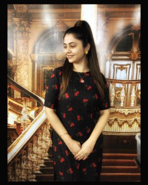 Veena Jagtap Instagram - Reason Is PowerLess In The Expression Of Love coz Love Doesn’t Need Reasons ~ Rumi💕