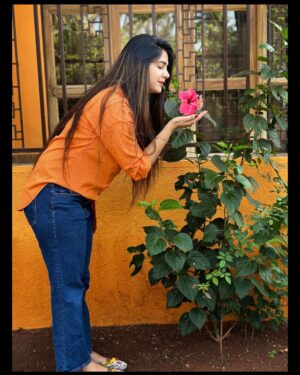 Veena Jagtap Instagram - The Breeze at Dawn Has Secrets To Tell You So,,
Don’t Go Back To Sleep ~ Rumi 💕