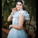 Veena Jagtap Instagram - You Call It Madness But I Call It Love💖 Make~Up Artist : @poornimas_makeover Outfit : @gargifashiondesigner_rental 📸 @design_phactory Nashik - नाशिक - Maharshtra