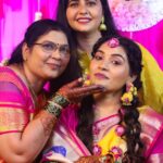 Veena Jagtap Instagram - First Post Of 2023 has to be a Family Pic ❤️ नवीन वर्षाच्या हार्दिक शुभेच्छा 2023 💕 @nirmala.jagtap11 @mishti_madhuj 💕 Ulhasnagar