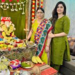 Veena Jagtap Instagram – 💖माझं आणि बाप्पाचं खूप छान नातं आहे ,
जिथे मी जास्त मागत नाही ,
आणि बाप्पा मला कधी कमी पडू देत नाही💖🙏🏻 Ulhasnagar