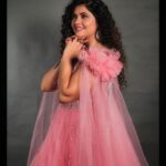 Veena Jagtap Instagram – To The Mind That Is Still,,,

The Whole Universe Surrenders🌸🌸

Makeup: @blush_on_by_shrutishah

Hair : @lavish_beauties_by_lavanya

Photographer: @atish_ture_photography

Location : @claystudiothane

Managed by : @trending_influencers Clay Studio