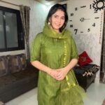 Veena Jagtap Instagram - We Can Learn By Reading,,,, But We Understand By Love So Dont Rush Things Which Needs Time To Grow💖 Ulhasnagar
