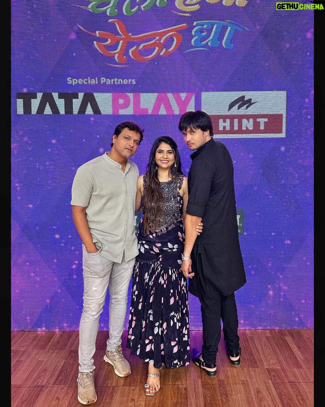 Veena Jagtap Instagram - 💖💖महफिल, बातें और ये शाम मस्तानी💖💖 @kashyap.parulekar_official @iamchiragpatil @smita.gondkar 🌸 Green Valley Studios