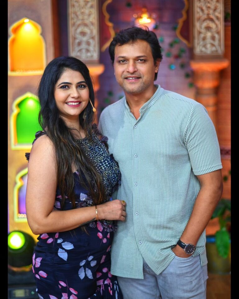 Veena Jagtap Instagram - Literally the Best Human I Have Ever Met♥️ Extremely Good Listener & understands me very well & How Lucky You Are Kashyap to Have Me As A Friend..Aani movie madhe majha Hero so again you are lucky that I am your Heroine🤭🤭 @kashyap.parulekar_official loads love 🌸 📸 @darshan_dhoble_photography ✌️ Do watch Our Movie DIL DOSTI DEEWANGI in nearby theaters on 13th October 2023🙏 Green Valley Studios