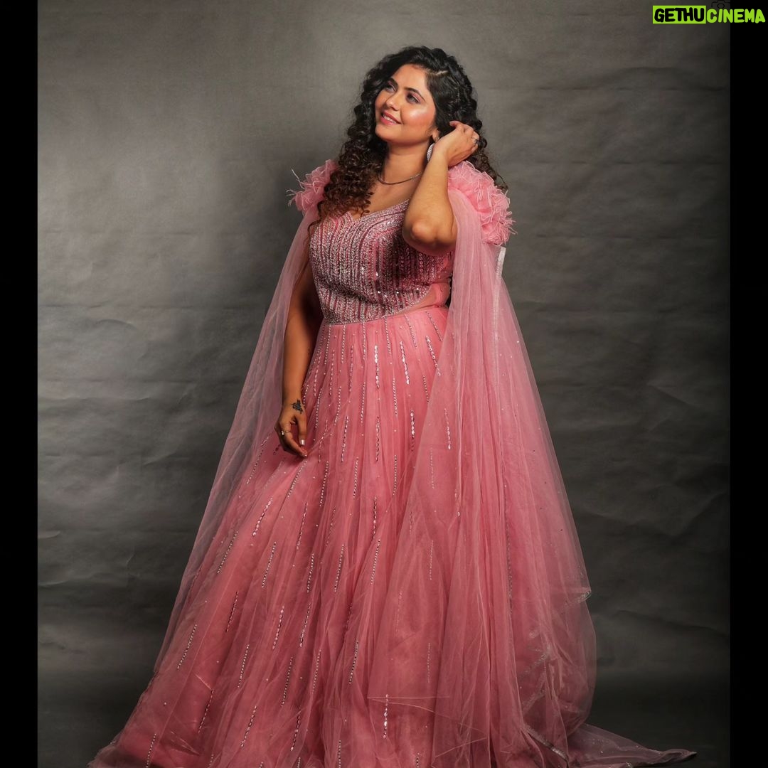 Veena Jagtap Instagram - ๐Be Faithful To That What Exists Within You๐ Makeup: @blush_on_by_shrutishah ๐ธ Hair : @lavish_beauties_by_lavanya Photographer: @atish_ture_photography Location : @claystudiothane Thane, Maharashtra