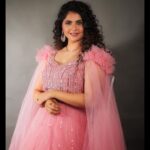 Veena Jagtap Instagram – To The Mind That Is Still,,,

The Whole Universe Surrenders🌸🌸

Makeup: @blush_on_by_shrutishah

Hair : @lavish_beauties_by_lavanya

Photographer: @atish_ture_photography

Location : @claystudiothane

Managed by : @trending_influencers Clay Studio