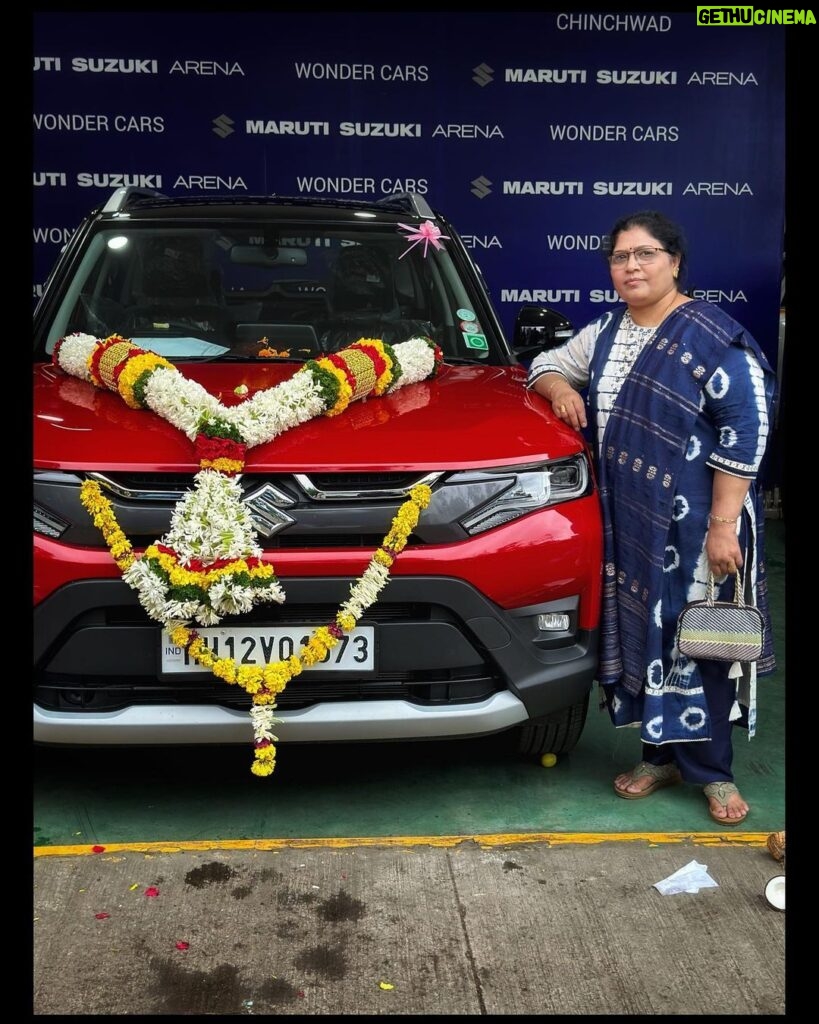 Veena Jagtap Instagram - First Follow Your Dream ,, Later Drive Your Dream💖 Congratulations Bhau & Vahini For the New Vehicle🌸🌸 पिंपरी चिंचवड - Pimpri Chinchwad City