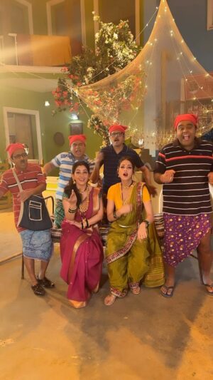 Vidisha Instagram - Mastiiiiii on set😂😉

#behindthescenes #koli