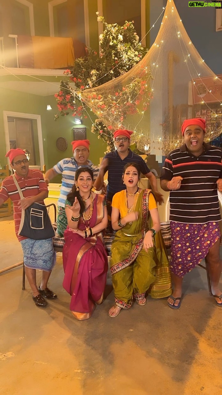 Vidisha - 30.5K Likes - Mastiiiiii on set😂😉
#behindthescenes #koli