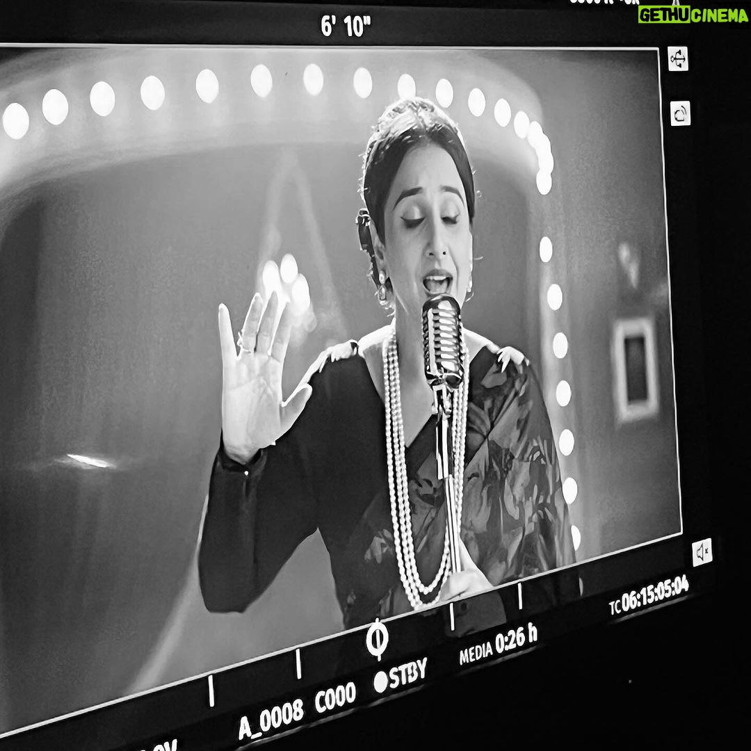 Vidya Balan Instagram - Favourite gaane. Track 1 💃🏻🎙️
