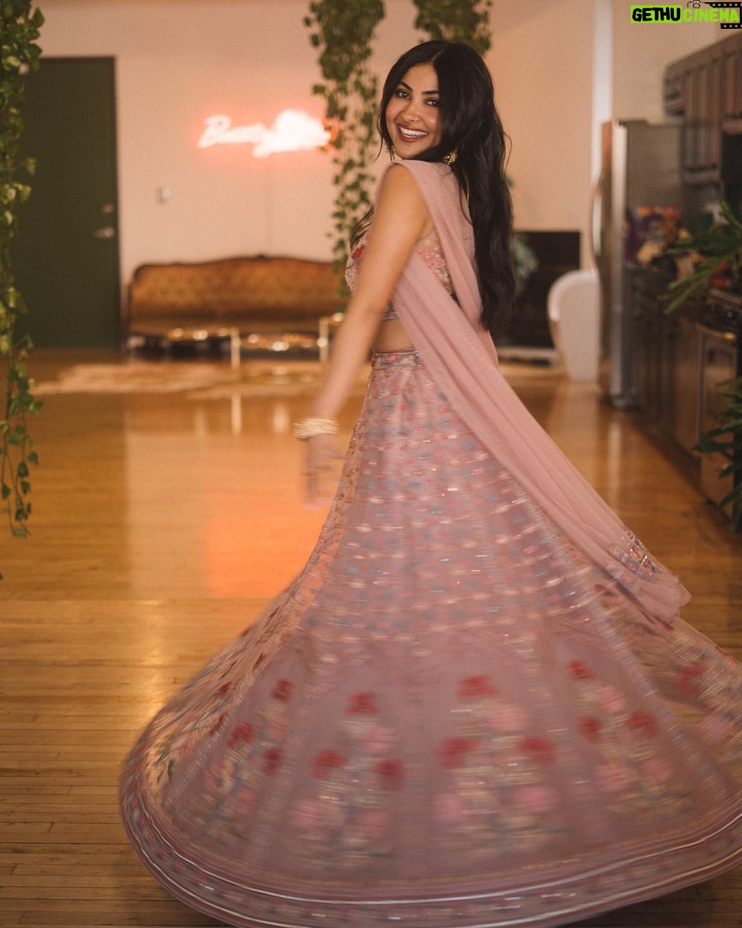 Vidya Vox Instagram - Still dreaming about this lehenga thanks to @shopkynah Hair & studio by @marisacuts . . . . #kynahpartner #kynah