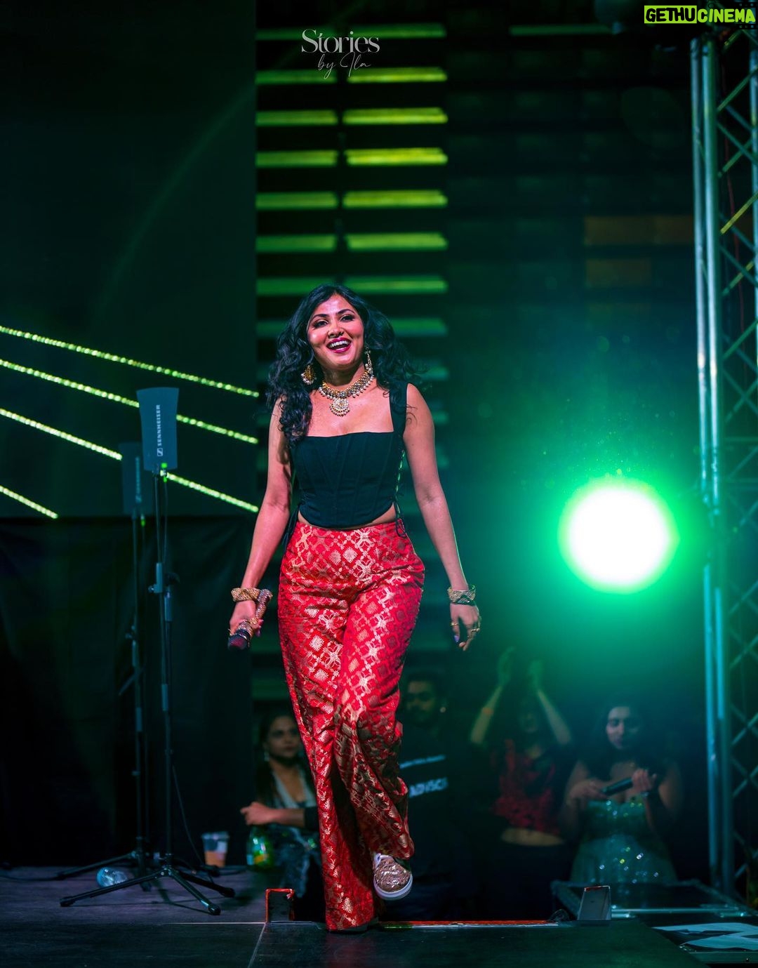Vidya Vox Instagram - Such a privilege to Capture the Musical Magic: @vidyavox in all her Glory! π She set the whole UTD on fire! π₯π! Sharing you some of my favorite portraits captured on that spectacular night β₯οΈ @vidyavox @utdisa @gig_fx_special_effects Assist: @saikarthiksunkara @asha.selva ππ» #vidyavox #utd #utdisa #sangam #concert #singer #sonyalpha #sonyphotography #eventphotography #sonygmaster #indpendentartist #nri #usa #storiesbyila UTD Activity Center