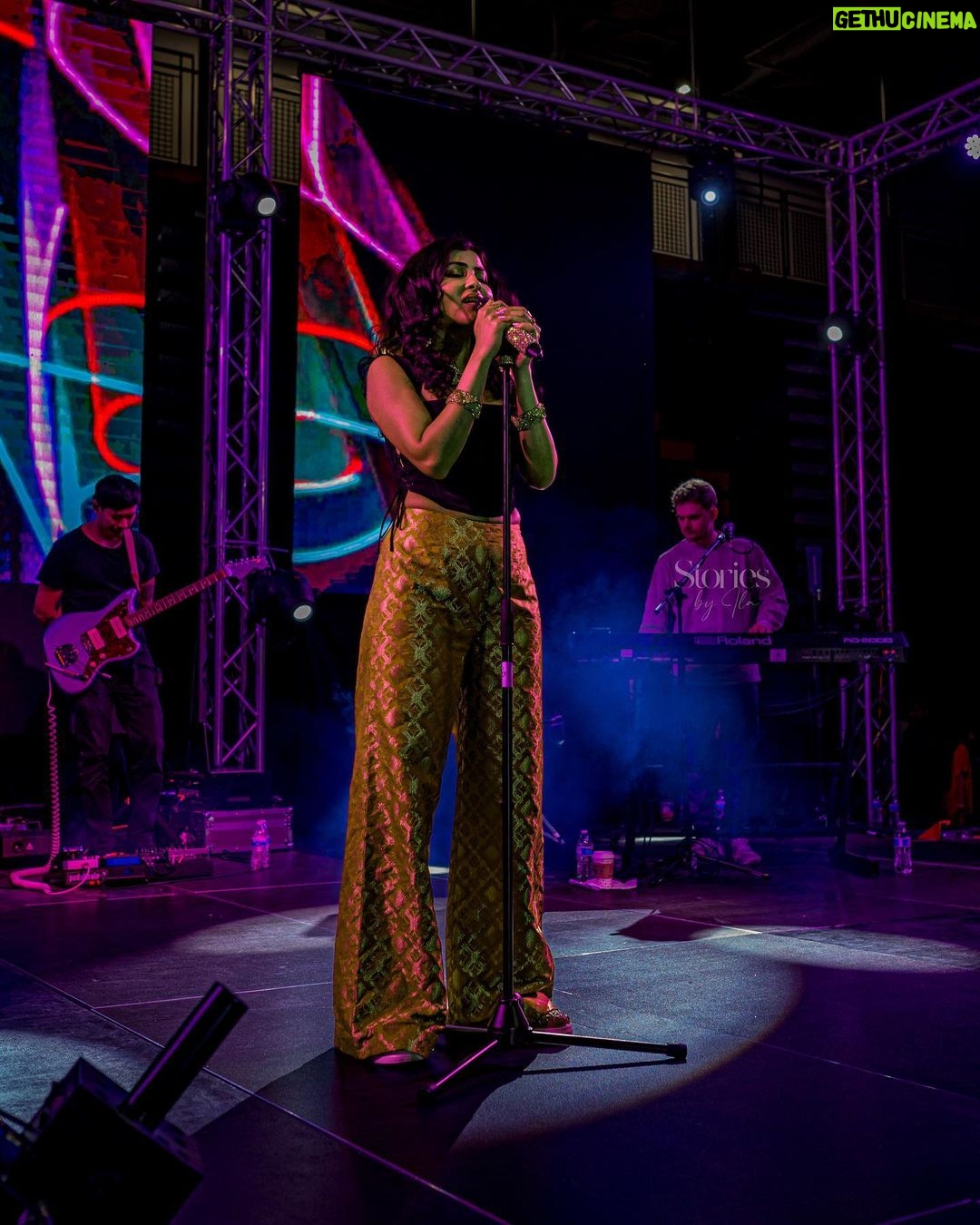 Vidya Vox Instagram - Such a privilege to Capture the Musical Magic: @vidyavox in all her Glory! π She set the whole UTD on fire! π₯π! Sharing you some of my favorite portraits captured on that spectacular night β₯οΈ @vidyavox @utdisa @gig_fx_special_effects Assist: @saikarthiksunkara @asha.selva ππ» #vidyavox #utd #utdisa #sangam #concert #singer #sonyalpha #sonyphotography #eventphotography #sonygmaster #indpendentartist #nri #usa #storiesbyila UTD Activity Center