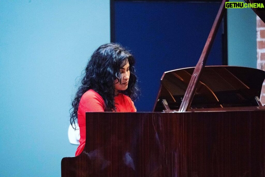 Vidya Vox Instagram - I gave my first ever piano recital a few weeks ago & performed the Bach Cmaj Prelude babyyyy!! Even though my peers were basically all 10 year olds, this was a big moment for me. I’ve always wanted to learn piano growing up but never had the opportunity. I’ve been learning formally for the last two years and it’s expanded my artistry in so many ways. Learning an instrument is so damn hard as an adult but I have the best teacher who makes it seem easy, thanks JP! ❤️