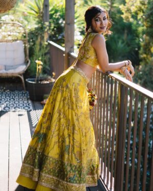 Vidya Vox Instagram - Happy Diwali 🪔 Celebrated with @_vandanaiyer_ after ages🥰
Obsessed with this lehengha by @archanajaju.in 💃🏽