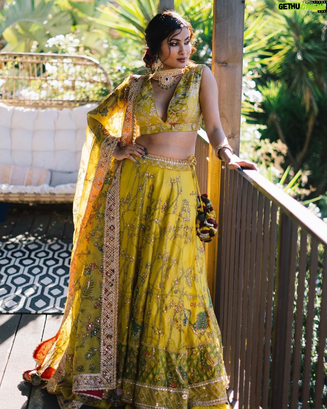 Vidya Vox - 97.4K Likes - Happy Diwali šŖ Celebrated with @_vandanaiyer_ after agesš„°
Obsessed with this lehengha by @archanajaju.in šš½