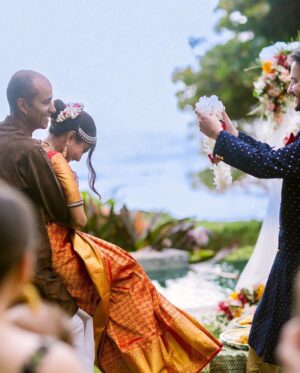 Vidya Vox Instagram - My sister @_vandanaiyer_ got married to @beckstreetsback in front of their immediate families in the sweetest ceremonies. It was so beautiful! Here are some of my fav pics from ceremony 1 🥰❤️