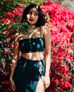 Vidya Vox Instagram - Urban forest fantasy 🌸🌺🌷🌹🌸 NEW TRACK ALERT - Thalaivi Remix ft. @navz_47 is out on all streaming platforms now! Video will be out tomorrow, 4/26!