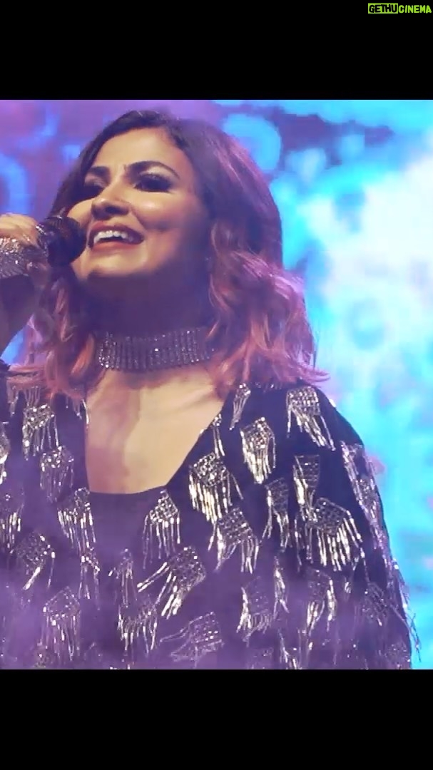 Vidya Vox Instagram - Missing touring so much, looking back to this lovely video by @reclipse_photography ✨ This was the first 3 India tour cities from last Nov. @shankartucker @porciahendrix @suzielias @danielkennethrego @hamzakazi_drums @clifford.dcosta @pushpaiyer1 @kavitadance @karmagraphy Hosted by: @hail_spartans