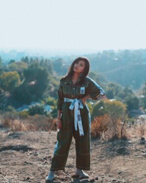 Vidya Vox Instagram - Dreaming of traveling again! Jumpsuit by the amazing @ji.won.choi. She blends her Korean and American identities through her creations. It’s also all made sustainably! I’m a huge fangirl 🥰💃🏽✨I had to add my jhumkas to it 💫
