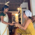 Vidya Vox Instagram – a perfect day with all my fav things: sadhya, shirodhara & abhayanga massage, family stories, and a house boat!

Yellow dress custom by @gospelofdesign 🥰