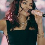 Vidya Vox Instagram - @vidyavox IS AN AMAZING PERFORMER!!! 😫🔥 • God blessed me with the opportunity to lead the media for her last concert in Dallas!! 😌🙏🏾 Getting to be on stage with you & seeing how amazing your whole team is was such a gratifying experience! Guys like @shankartucker & @enobae took the show to another level!! I’d love to work with you guys again!! • Until next time! 🥂