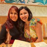 Vidya Vox Instagram – Quick jaunt in NYC was filled with lovely people, incredible food, some singing and chaos 🥳🥰

@semmanyc @chef.vijayakumar was such a highlight, still dreaming about all the food, can’t wait to be back! New York City Times Square
