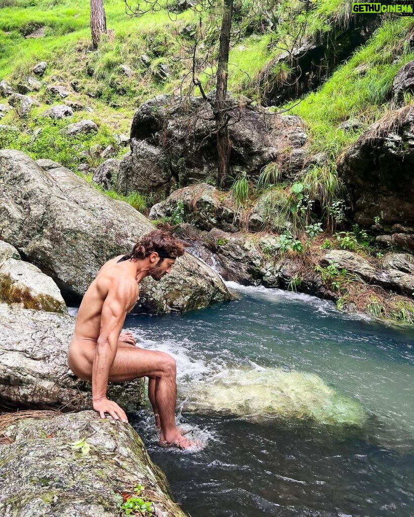 Vidyut Jammwal Instagram - My retreat to the Himalayan ranges - “the abode of the divine” started 14 years ago. Before I realised, it became an integral part of my life to spend 7-10 days alone- every year. Coming into the wilderness from a life of luxury and adulation, I enjoy finding my solitude and realising the importance of knowing “Who I am Not“ which is the first step of knowing “WHO AM I “as well as fending for myself in the quiet luxuries provided by nature. I am most comfortable outside my comfort zone and I tune into the natural frequency of nature, and I imagine myself as the satellite dish antenna- receiving & emitting vibrations of happiness and love. I vibrate at the frequency of COMPASSION. I vibrate at the frequency of DETERMINATION. I vibrate at the frequency of ACHIEVEMENT. I vibrate at the frequency of ACTION. It is here that I create the energy I want to surround myself with and come back home, ready to experience a new chapter in my life - Reborn. Also would love to share that this solitude is inconceivable to the mind, but experiential only when in awareness .. I’m now ready and excited for my next chapter - CRAKK releasing in theatres on Feb 23rd, 2024 🥳 Pic courtesy - A local shepherd Mohar Singh