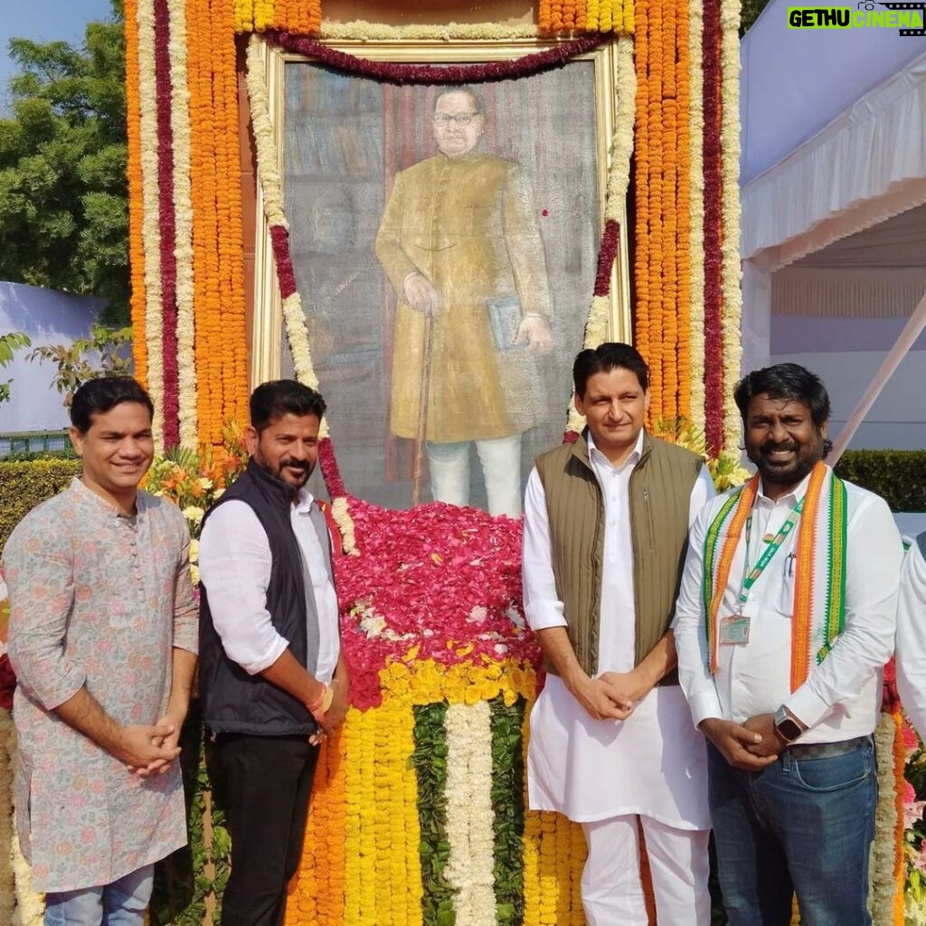 Vijay Vasanth Instagram - Paid floral tributes to Dr. BR Ambedkar alongwith @revanthofficial @deependersinghhooda @hibi_eden_