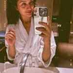 Vimala Raman Instagram - Ladies and gentlemen… Her 🧖🏼‍♀️ . . . #her #hotellife #hotel #life #sunday #spa #bathroom #reels #reel #reelitfeelit #reelsinstagram #bathrobe #timepass #whynot #style #love #pamper #feel #chennai #weekend #fun #postoftheday #reeloftheday #actor #actress #vimalaraman
