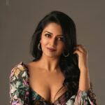 Vimala Raman Instagram – Final one with @vimraman 🔥 Shot by @prachuprashanth ✨
..
..
Styled by Thoorigaikabilan ✨
..
..
Makeup @makeupibrahim ✨
..
..
Hair @hairstylists_vijayaraghavan ✨
..
..
Shot at @vybn_studio ✨
..
..
#chennaifashion #chennaimodel #she  #detail #gameoftones #  #portraits #faceshots #prachuprashanth #prashunprashanth #prashunprashanthsridhar #chennaifashion #chennaimodel #she #experimentalfashion #pastels #tones #gameoftones #prashunprashanthsridhar #prashunprashanth #chennaifashionphotographer #chennaifashionphotography #chennaicommercialphotographer #vimalaraman Chennai, India