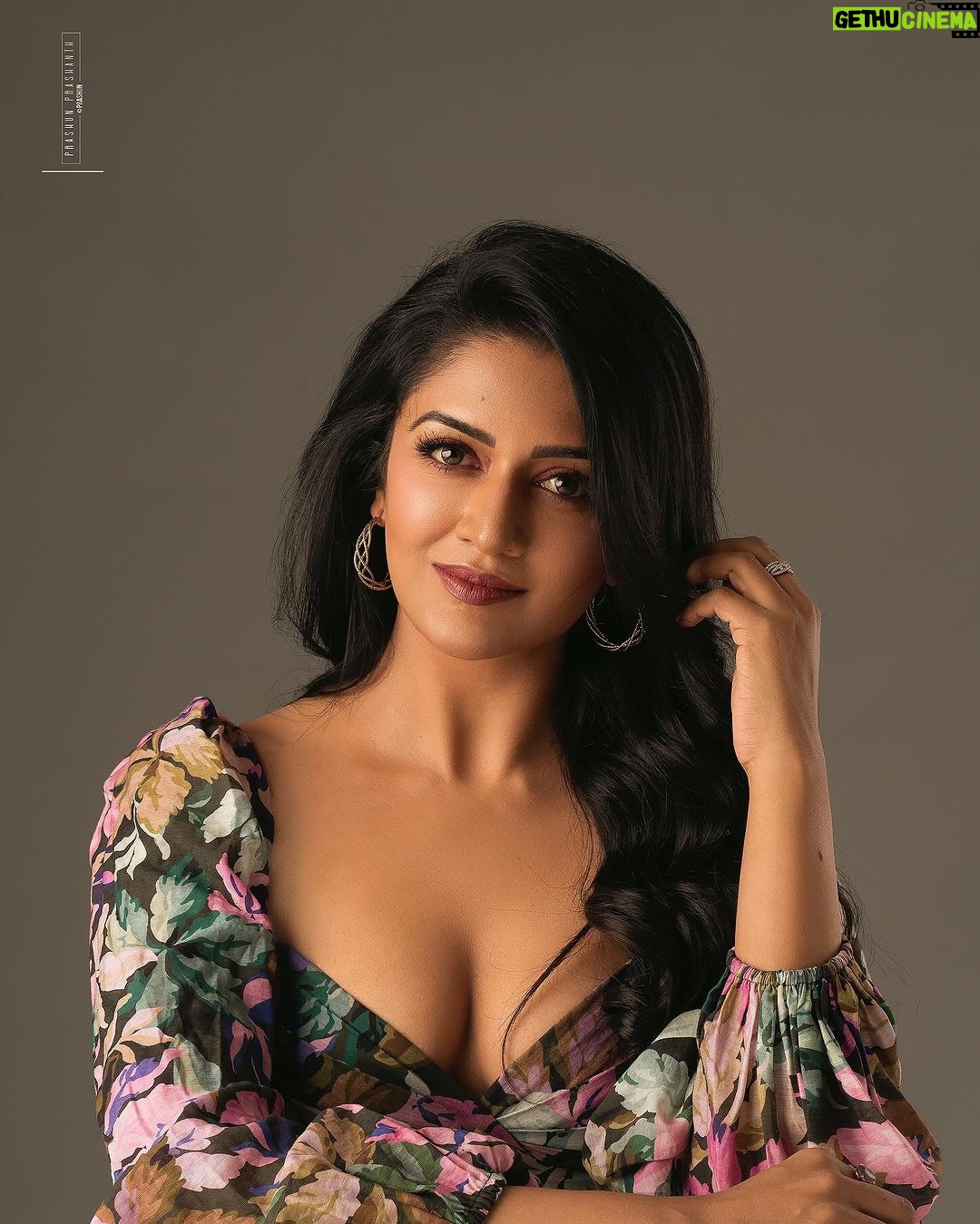 Vimala Raman Instagram - Final one with @vimraman 🔥 Shot by @prachuprashanth ✨ .. .. Styled by Thoorigaikabilan ✨ .. .. Makeup @makeupibrahim ✨ .. .. Hair @hairstylists_vijayaraghavan ✨ .. .. Shot at @vybn_studio ✨ .. .. #chennaifashion #chennaimodel #she #detail #gameoftones # #portraits #faceshots #prachuprashanth #prashunprashanth #prashunprashanthsridhar #chennaifashion #chennaimodel #she #experimentalfashion #pastels #tones #gameoftones #prashunprashanthsridhar #prashunprashanth #chennaifashionphotographer #chennaifashionphotography #chennaicommercialphotographer #vimalaraman Chennai, India