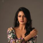 Vimala Raman Instagram – Final one with @vimraman 🔥 Shot by @prachuprashanth ✨
..
..
Styled by Thoorigaikabilan ✨
..
..
Makeup @makeupibrahim ✨
..
..
Hair @hairstylists_vijayaraghavan ✨
..
..
Jewellery from @new_ideas_fashions ✨
..
..
Shot at @vybn_studio ✨
..
..
#chennaifashion #chennaimodel #she  #detail #gameoftones #  #portraits #faceshots #prachuprashanth #prashunprashanth #prashunprashanthsridhar #chennaifashion #chennaimodel #she #experimentalfashion #pastels #tones #gameoftones #prashunprashanthsridhar #prashunprashanth #chennaifashionphotographer #chennaifashionphotography #chennaicommercialphotographer #vimalaraman Chennai, India