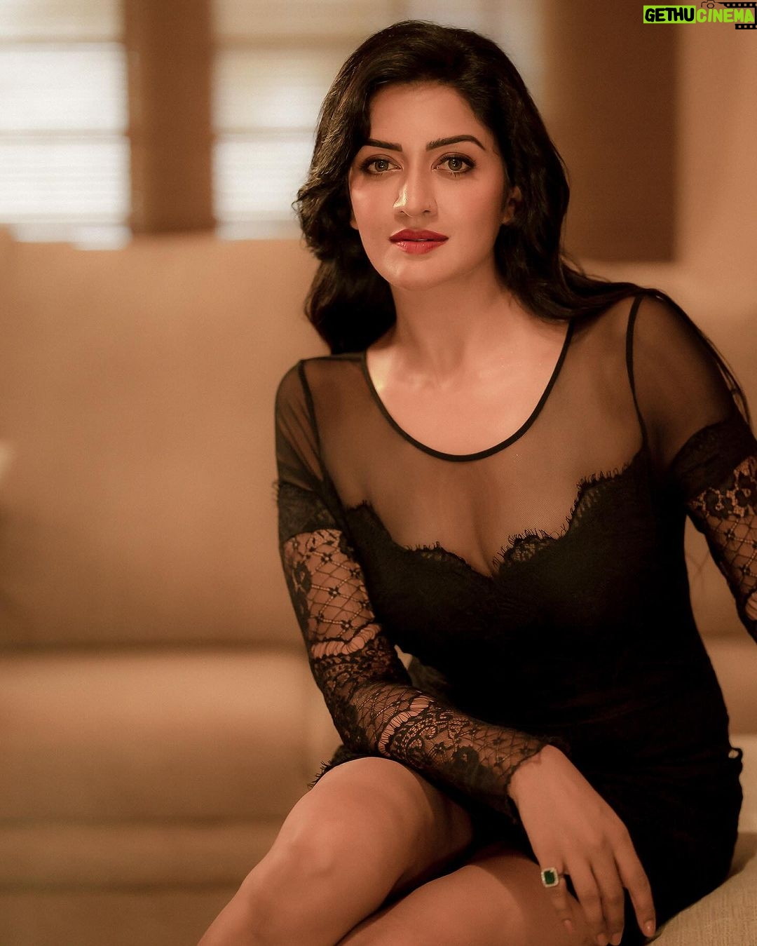 Vimala Raman Instagram - ‘Love her but leave her wild’ 🖤🌪️ - #atticus And because of my favs 😘❤️🫶🏽 #photographer @camerasenthil Shoot #organised @rrajeshananda #makeupartist #stylist @makeupibrahim #hairstylist @hairstylists_vijayaraghavan @yasinhairstylist . . . #photooftheday #instagood #new #latest #shoot #photoshoot #chennai #makeup #fashion #style #love #black #blackdress #hot #photography #actor #actress #vimalaraman