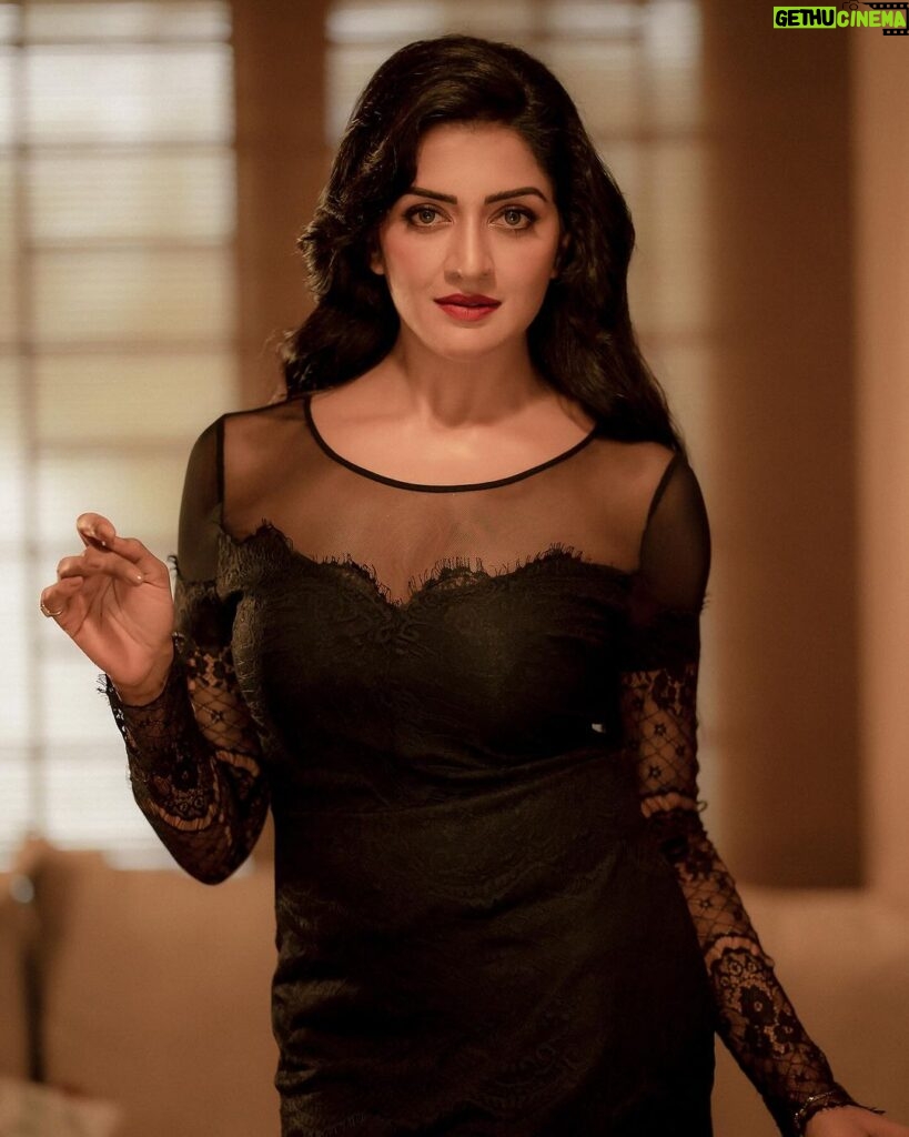 Vimala Raman Instagram - ‘Love her but leave her wild’ 🖤🌪️ - #atticus And because of my favs 😘❤️🫶🏽 #photographer @camerasenthil Shoot #organised @rrajeshananda #makeupartist #stylist @makeupibrahim #hairstylist @hairstylists_vijayaraghavan @yasinhairstylist . . . #photooftheday #instagood #new #latest #shoot #photoshoot #chennai #makeup #fashion #style #love #black #blackdress #hot #photography #actor #actress #vimalaraman