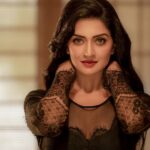 Vimala Raman Instagram - Trick or Treat 🖤🎃 #happyhalloween Thanks to my darling team of rockstars 😘❤️🫶🏽 love u #photographer @camerasenthil #makeupartist #styling @makeupibrahim #hairstylist @hairstylists_vijayaraghavan @yasinhairstylist #organiser @rrajeshananda . . . #halloween #trickortreat #eve #shoot #latest #new #fresh #photoshoot #black #blackdress #style #fashion #love #chennai #indoor #instagood #photooftheday #actor #actress #vimalaraman