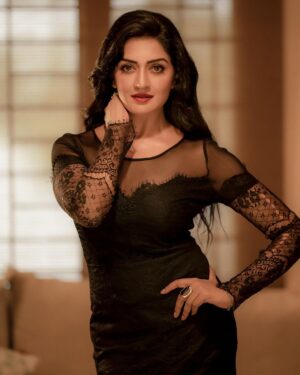 Vimala Raman Instagram - Trick or Treat 🖤🎃 
#happyhalloween 

Thanks to my darling team of rockstars 😘❤️🫶🏽 love u 
#photographer @camerasenthil 
#makeupartist #styling @makeupibrahim 
#hairstylist @hairstylists_vijayaraghavan @yasinhairstylist 
#organiser @rrajeshananda 
.
.
.
#halloween #trickortreat #eve #shoot #latest #new #fresh #photoshoot #black #blackdress #style #fashion #love #chennai #indoor #instagood #photooftheday #actor #actress #vimalaraman