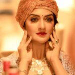 Vimala Raman Instagram - “Look the world straight in the face“ #helenkeller 🧡 Thanks to my loves for this 😘❤️ #photographer @camerasenthil #makeup @makeupibrahim #hairstylist @hairstylists_vijayaraghavan @yasinhairstylist Shoot organised by none other @rrajeshananda ❤️ . . . #shoot #photoshoot #ethnic #style #look #fashion #love #latest #new #keepitreal #face #photography #actor #actress #vimalaraman