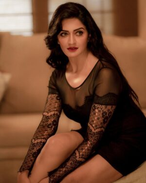 Vimala Raman Instagram - Trick or Treat 🖤🎃 
#happyhalloween 

Thanks to my darling team of rockstars 😘❤️🫶🏽 love u 
#photographer @camerasenthil 
#makeupartist #styling @makeupibrahim 
#hairstylist @hairstylists_vijayaraghavan @yasinhairstylist 
#organiser @rrajeshananda 
.
.
.
#halloween #trickortreat #eve #shoot #latest #new #fresh #photoshoot #black #blackdress #style #fashion #love #chennai #indoor #instagood #photooftheday #actor #actress #vimalaraman
