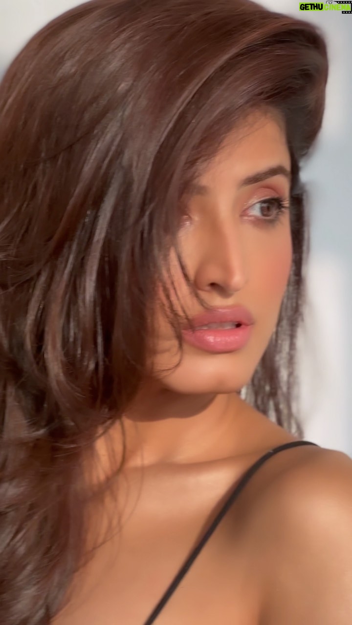 Vinali Bhatnagar - 40.3K Likes - Pretty girls walk like this👄
.
.
.
.
#reelsinstagram #sass #bts #shoot #ons #lifestyle