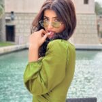 Vinali Bhatnagar Instagram - What are you looking at?💋 . . . . #throwback #podd #favorite #greenvibes #igers #createexplore #instait #dubai #tour