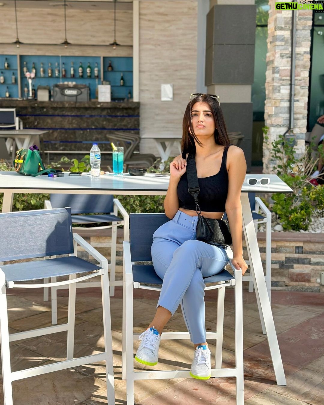 Vinali Bhatnagar - 14.2K Likes - Vacaciones👒
.
.
.
.
#fresh #vacation #potd #ootd #loveit #prettycity #lover