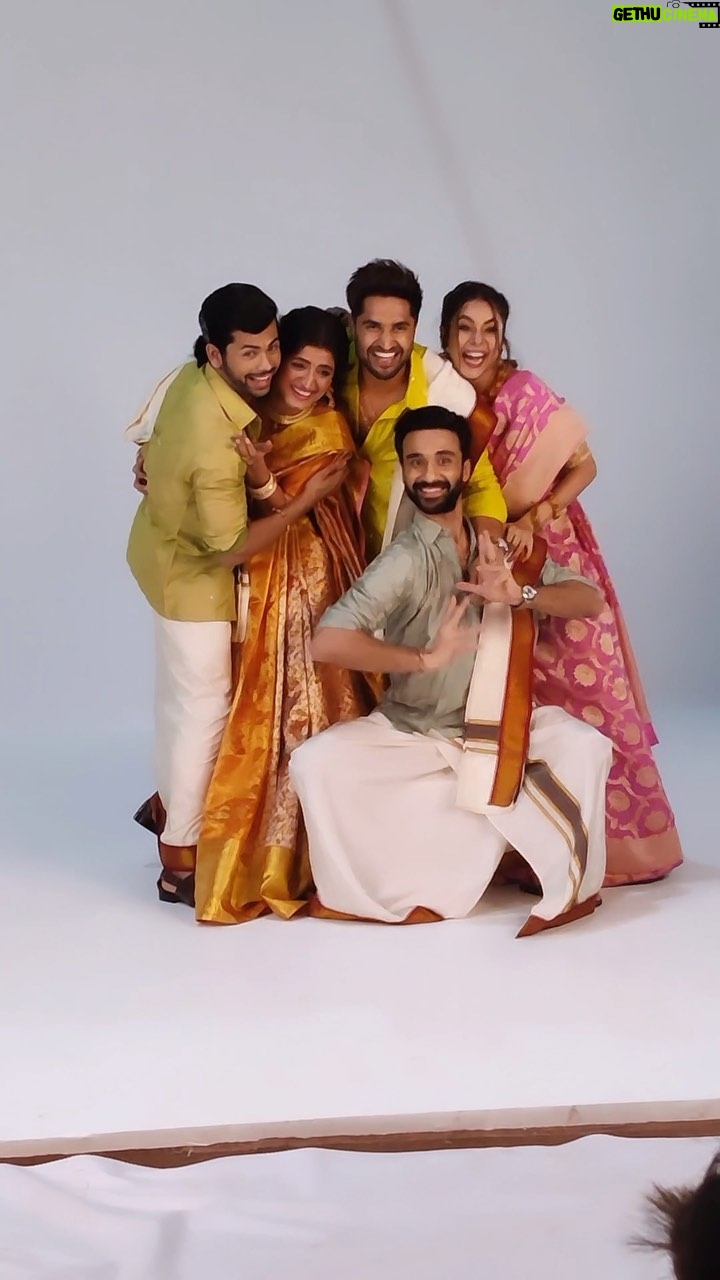 Vinali Bhatnagar - 375.7K Likes - How much I enjoyed working with this bunch of talented
people!❤️
.
Ps @palaktiwarii is missing🐻
.
.
.
.
#bts #love #shoot #throwback #life #crazy